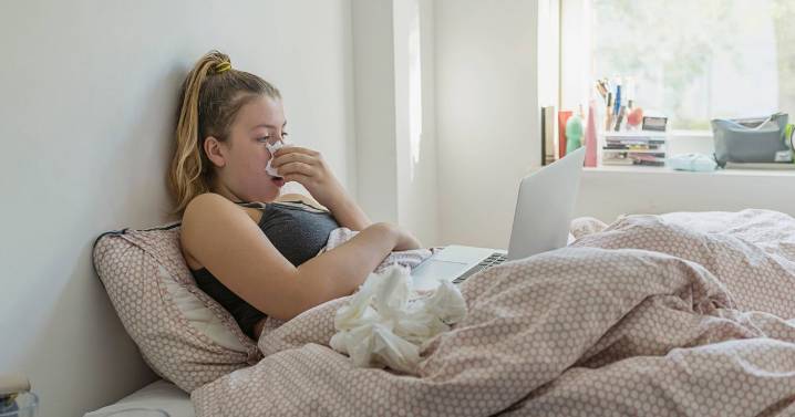 Doctor explains symptoms of virus that mean stay home for 'a whole week'