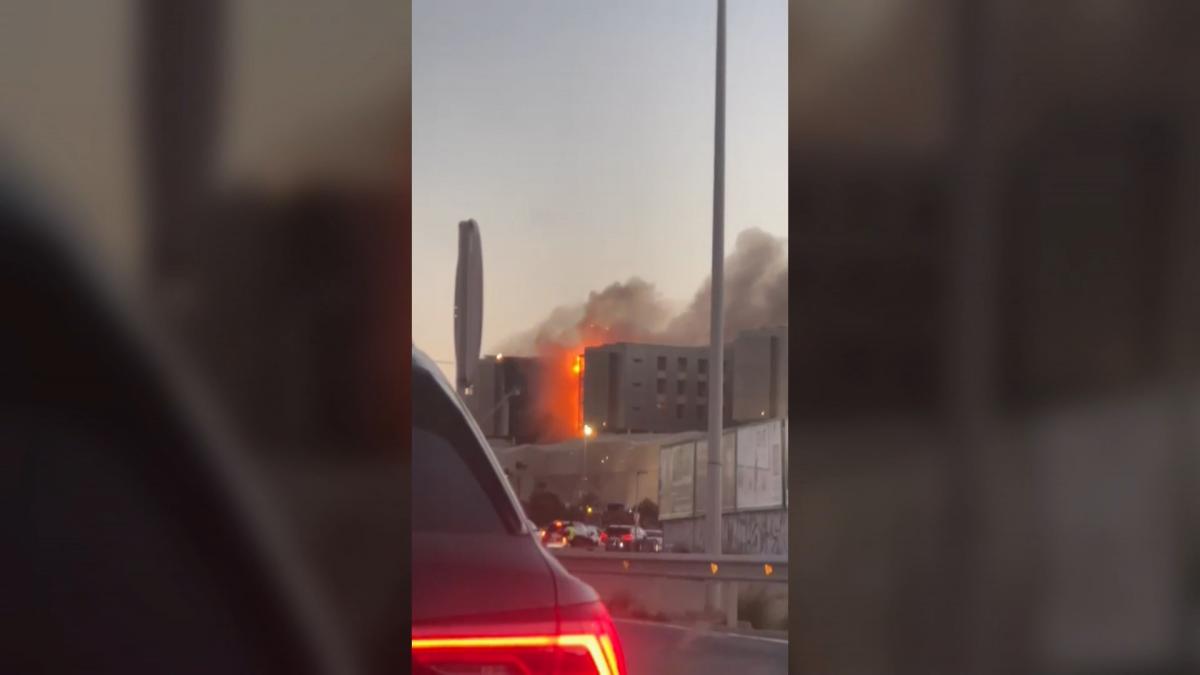 Evacuado el hospital Santa Lucía de Cartagena por un grave incendio