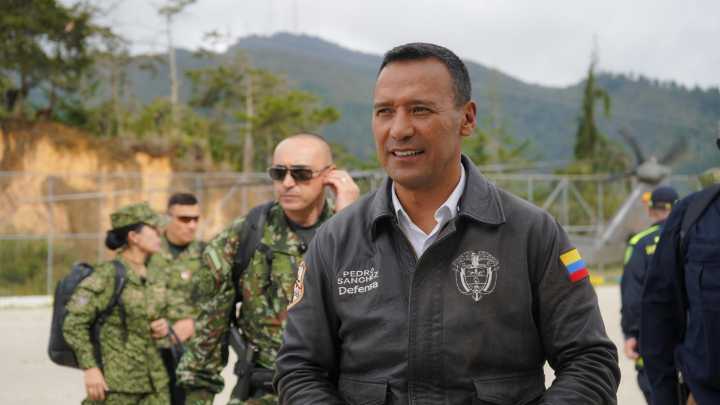 Ministro de Defensa se pronunció sobre versiones de presuntos vínculos entre DNI y Ejército con las disidencias de alias Calarcá: 'Cero impunidad'