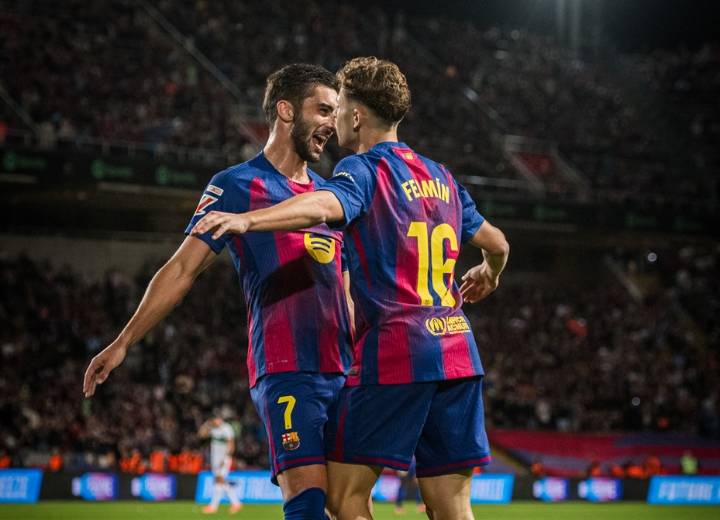 Barcelona vuelve a la persecución del Real Madrid tras victoria 3 a 1 sobre el Elche