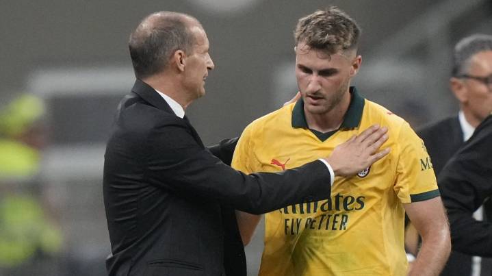 Santiago Giménez podría tener competencia en el ataque del Milan