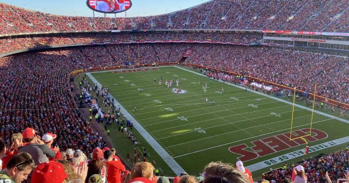 Chiefs weigh stadium in Kansas, but economist doubts economic gains