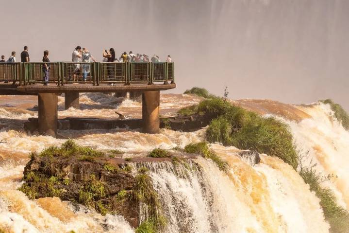 Cataratas del Iguazú: el lado brasileño con récord histórico de visitantes en octubre
