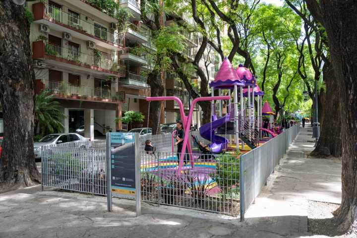 Se renovó el Boulevard Olleros y su área de juegos