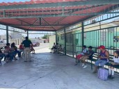 Profesor Gilberto Hernández presiona con pagos en primaria Ramón Flores