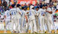 India slip to 10/2 chasing 124 on Day 3 against South Africa