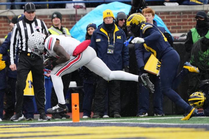 No. 1 Ohio State tops No. 15 Michigan 27-9, will play No. 2 Indiana for B10 title