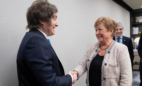 El FMI destacó el apoyo financiero de EEUU e insistió con la importancia de "acelerar la acumulación de reservas"