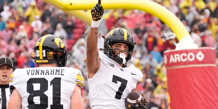 Iowa hosts Michigan State in Big Ten play