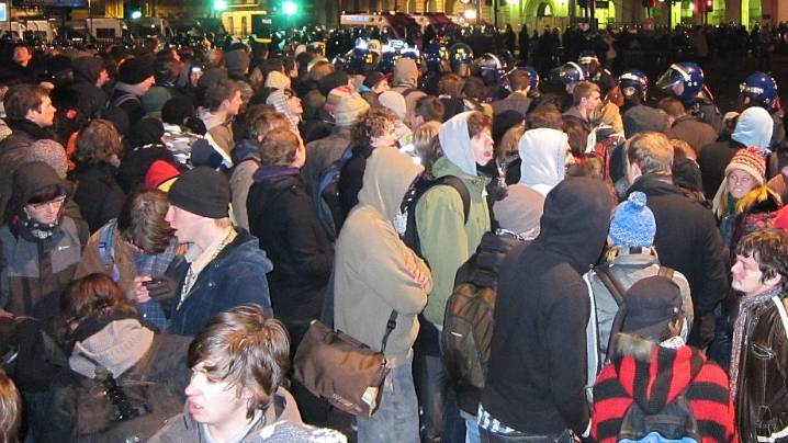 Angry Mob Demands that Trudeau Subsist Entirely on Timbits