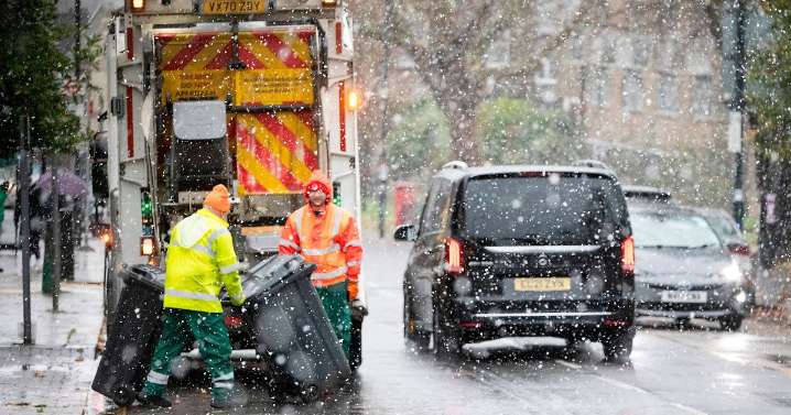 Shock snow seen falling in LONDON as Met Office warns of 25cm in
