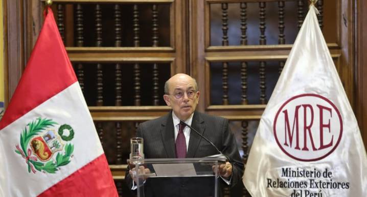 Canciller Hugo de Zela representará al Perú en la V Cumbre Celac