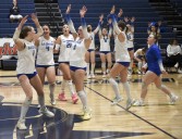 La Center volleyball stays unbeaten, sweeps Seton Catholic in district semifinals