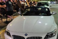 En Mendoza. Lo detuvieron manejando un descapotable, con una copa de vino en la mano y borracho: era funcionario público