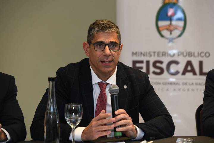 la amenaza que expuso a un expolicía que fingía ser juez y llamó a magistrados para manipular causas”