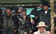 Guerrillero más buscado de Colombia amenaza las elecciones tras bombardeos de Gustavo Petro