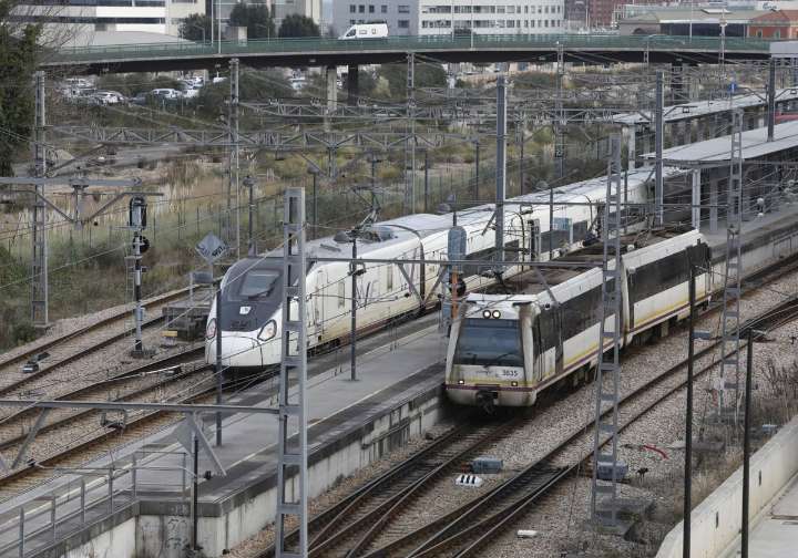 La UE cree que ya hay trenes a 200 por hora en Asturias y un diputado intenta corregir el error para no perder fondos