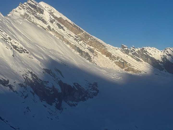 Siete montañistas desaparecidos y tres muertos en Nepal tras avalanchas en el Himalaya