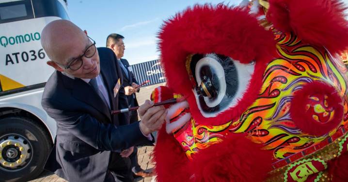 Jobs 'safe' as Suffolk port expands driverless truck fleet