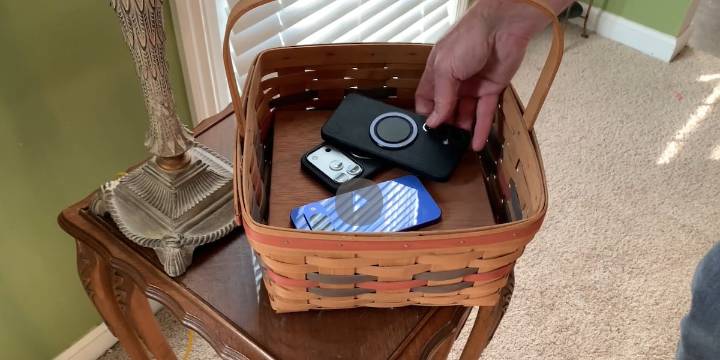 What the Tech: How to have a phone