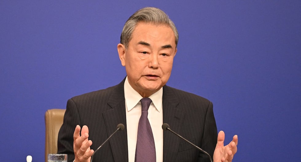 Japón “cruzó línea roja” con comentarios sobre intervención militar en Taiwán, dice canciller chino