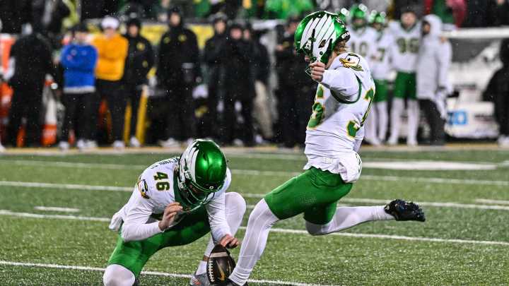 Dan Lanning, Oregon football react to last-second win against Iowa