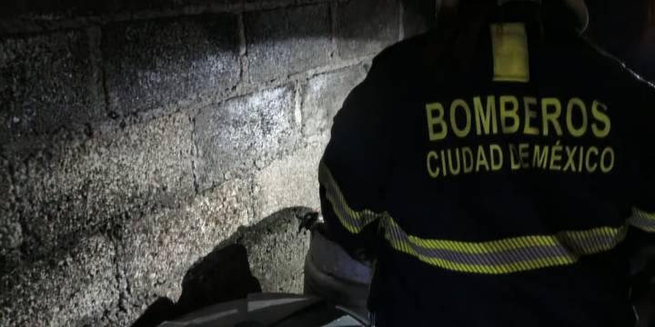 Mueren niña de 4 años, su hermana y un joven por presunta intoxicación de gas en Iztapalapa