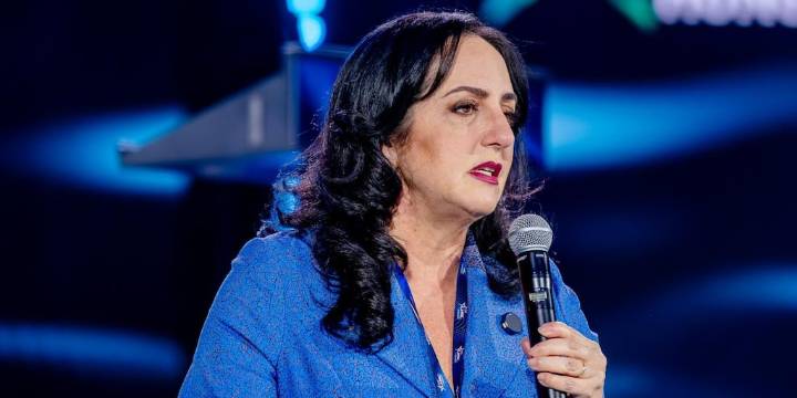 Mafe Cabal se despachó contra políticos que aseguran querer salvar al país: “Nos toca tragar sapos, porque el enemigo es Petro”