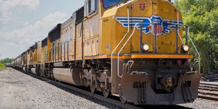 Union Pacific shareholders overwhelmingly approve merger with Norfolk Southern