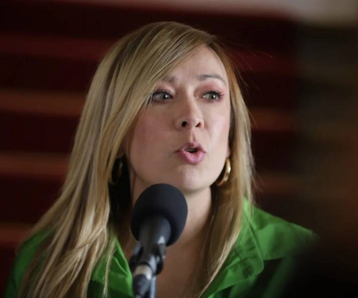 Katherine Miranda anuncia moción de censura contra el ministro de Defensa Pedro