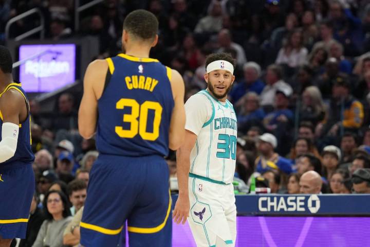 Seth Curry to sign with Warriors, team with brother Stephen: Source
