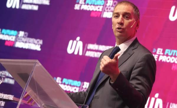 En busca del Presupuesto: Santilli completará esta semana su ronda de negociaciones con gobernadores