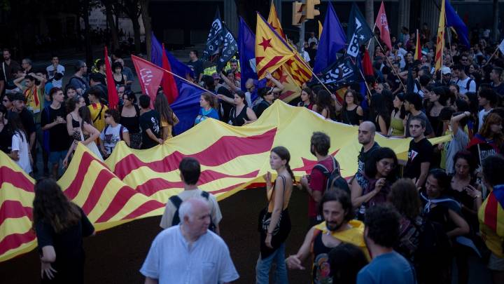 Girona pierde hablantes de catalán y Barcelona profundiza su caída