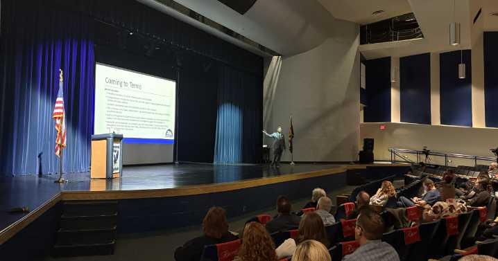 Amphitheater Public Schools holds first community meeting on elementary school closures