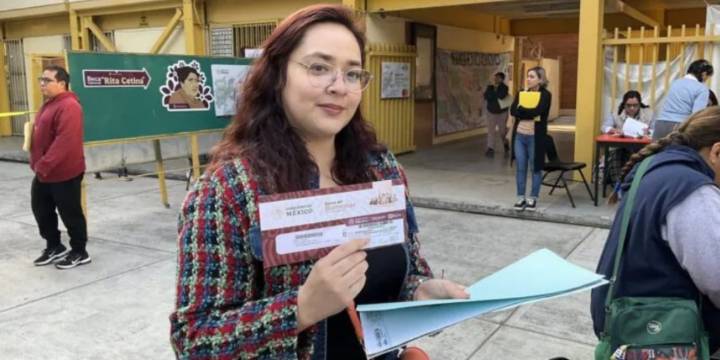 Beca Rita Cetina 2025: ¿Quién debe de recoger la tarjeta del Bienestar, padres, tutores o alumnos?