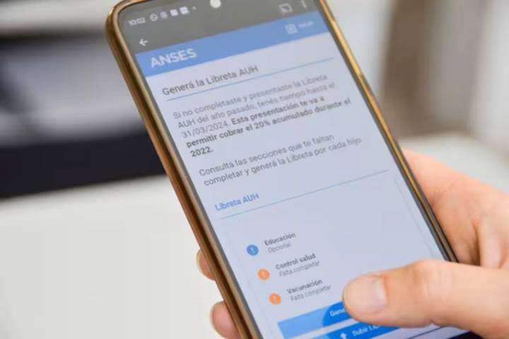 Cómo reclamar el 20% retenido de la AUH y cobrar hasta $188.000 extra