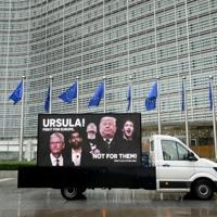 EU moves to delay 'high-risk' AI rules, cut cookie banners