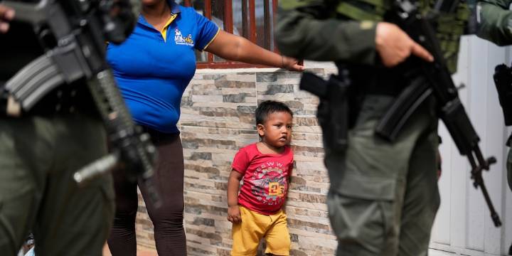 El año más crítico para Colombia: la guerra se intensifica y las comunidades quedan atrapadas en el abandono estatal