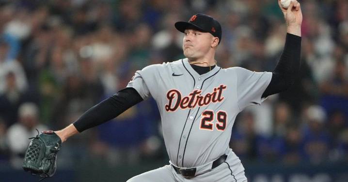 Tigers ace Tarik Skubal becomes the 12th pitcher to win consecutive Cy Young Awards