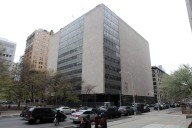 Punches thrown, ceramic blade seized in Manhattan courthouse fight