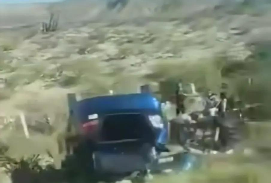 VIDEO: accidente en la Transpeninsular con volcadura, deja lesionados