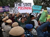 Photos: “I just want to breathe”: Protests over pollution in New Delhi