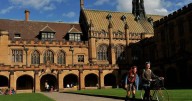Thousands more uni spots created for Aussie students