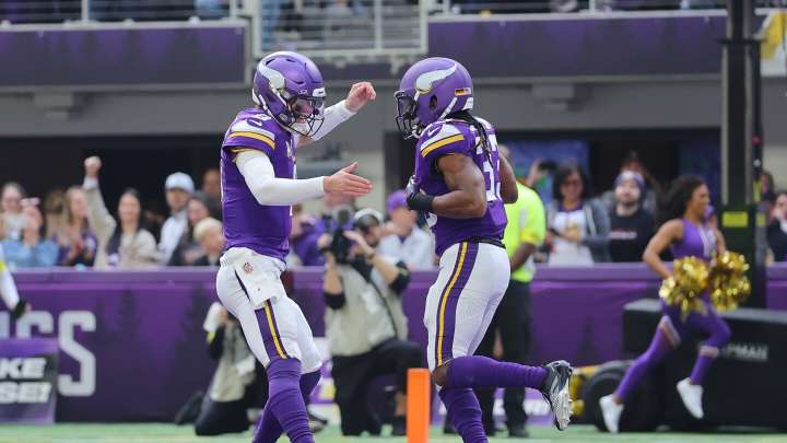 Vikings lead Ravens 10-9 at halftime
