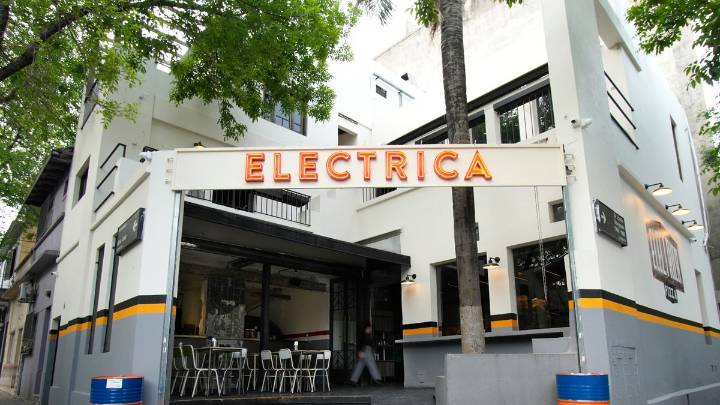 Cómo es "Eléctrica", el restaurante porteño para comer unas pizzas caseras increíbles