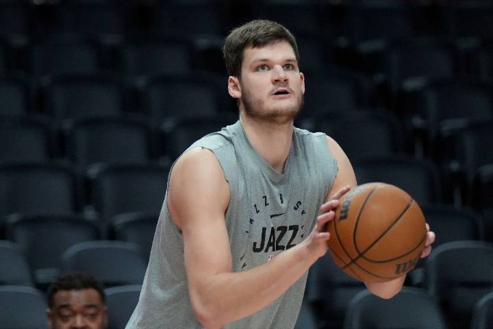 What Happened to Walker Kessler? Jazz Star to Miss Entire 2025–26 NBA Season Utah Jazz center Walker Kessler will miss the entire NBA season after undergoing surgery for a torn labrum in his left shou