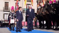 Almeida entrega la Llave de Oro de la Villa al presidente de Alemania como símbolo de unión y lealtad entre ambos países