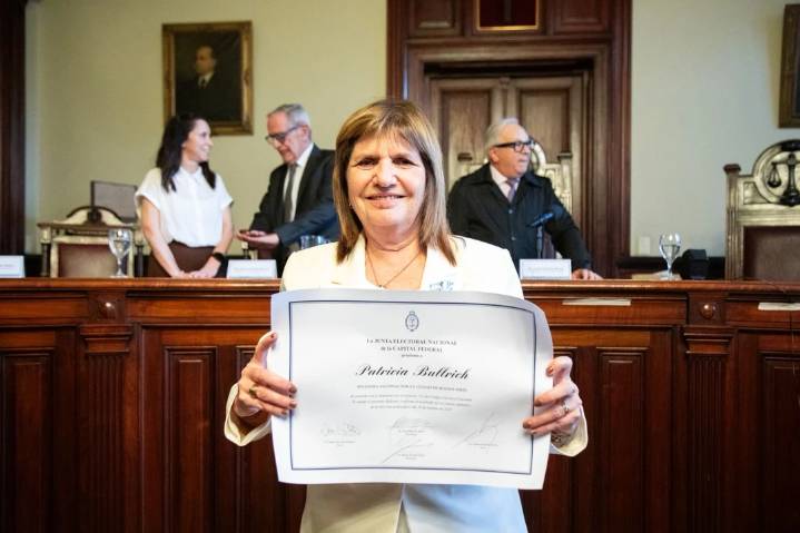 Patricia Bullrich y sus compañeros de lista fueron proclamados como legisladores nacionales