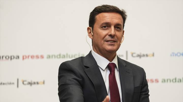 El juez deja en libertad con medidas cautelares al presidente de Diputación de Almería por el caso de las mascarillas