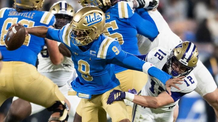 UCLA quarterback Nico Iamaleava leaves game after being sacked and injured